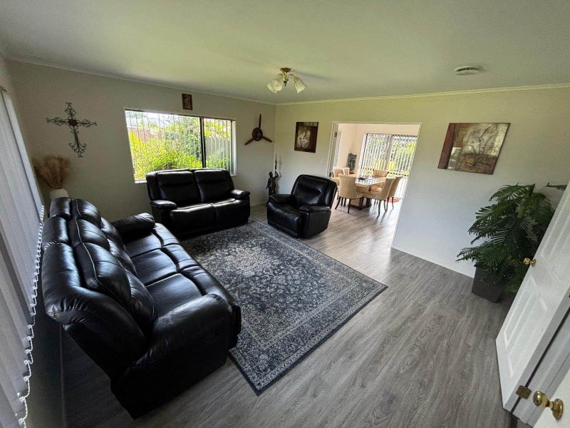 25 Moss Crescent, Takanini, Auckland - Carousel 2