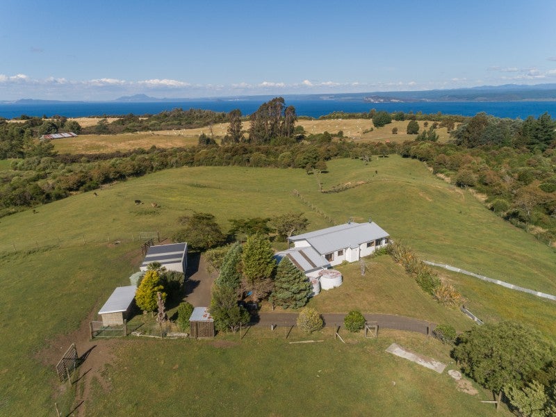 67 Parerohi Grove, Kuratau, Tūrangi - Carousel 1