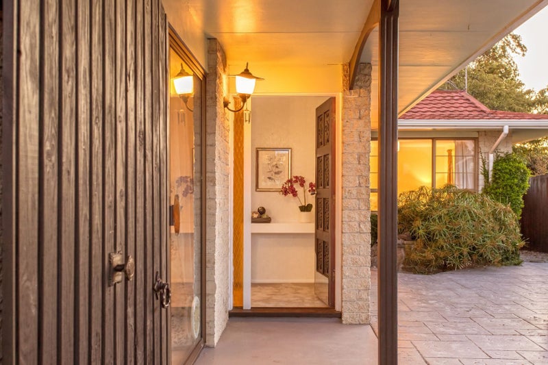 11 Rolfe Place, Bishopdale, Christchurch - Carousel 1