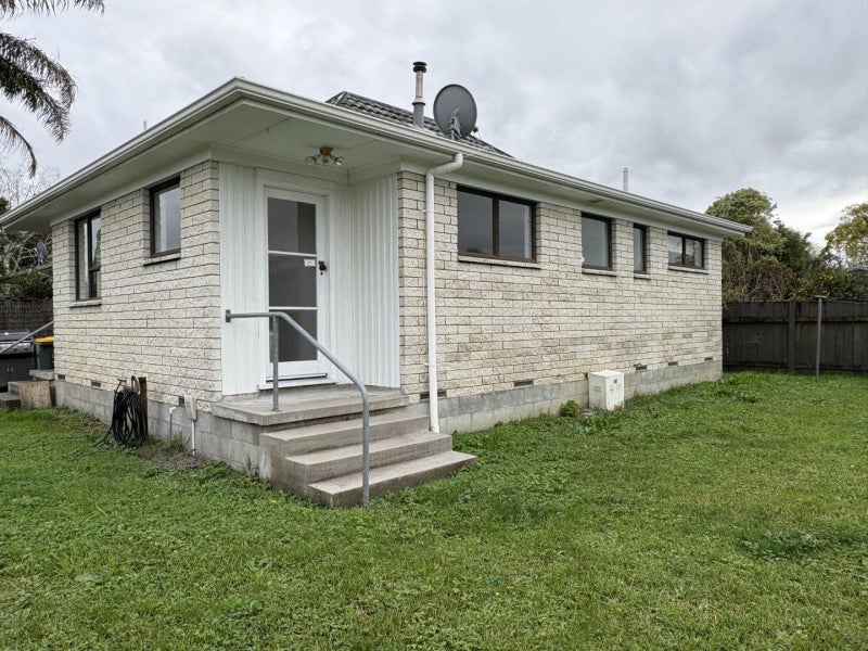 1B Cypress Crescent, Pukete, Hamilton - Carousel 1
