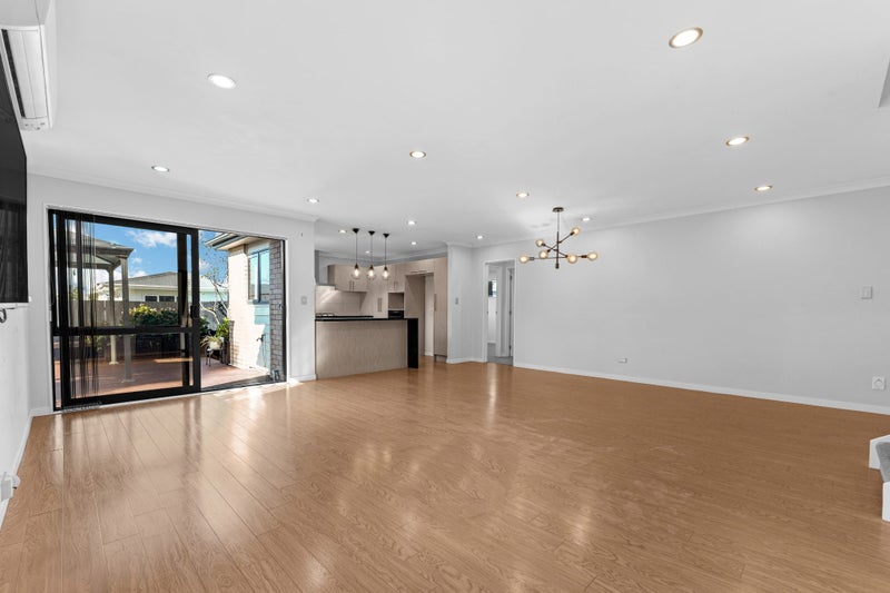 42B Waimai Avenue, Weymouth, Auckland - Carousel 2