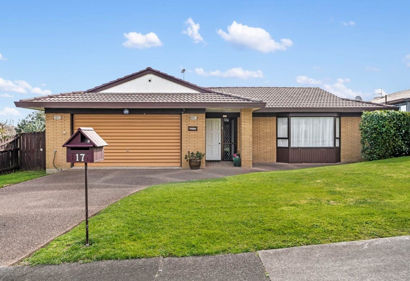 17 Parramatta Place, Botany Downs, Manukau City, Auckland - Carousel 1