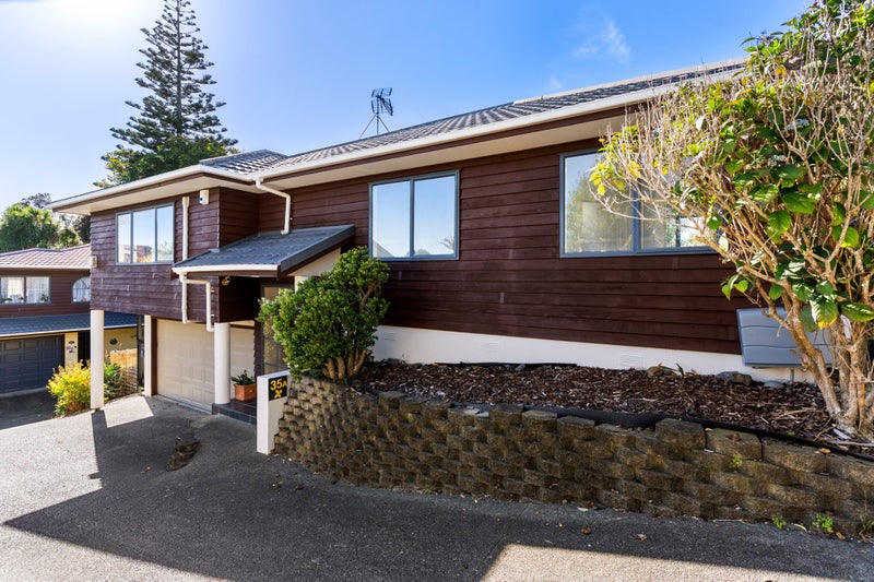35A Baird Street, Howick, Auckland - Carousel 1