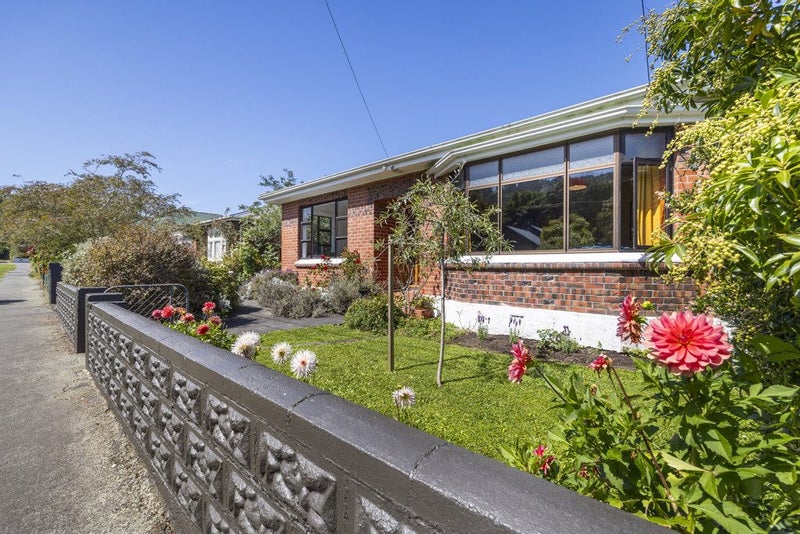 22 Ainslee Place, North East Valley, Dunedin - Carousel 1