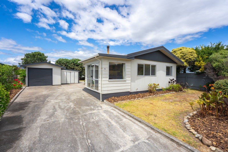 54 Norfolk Crescent, Otaki Beach, Otaki - Carousel 1