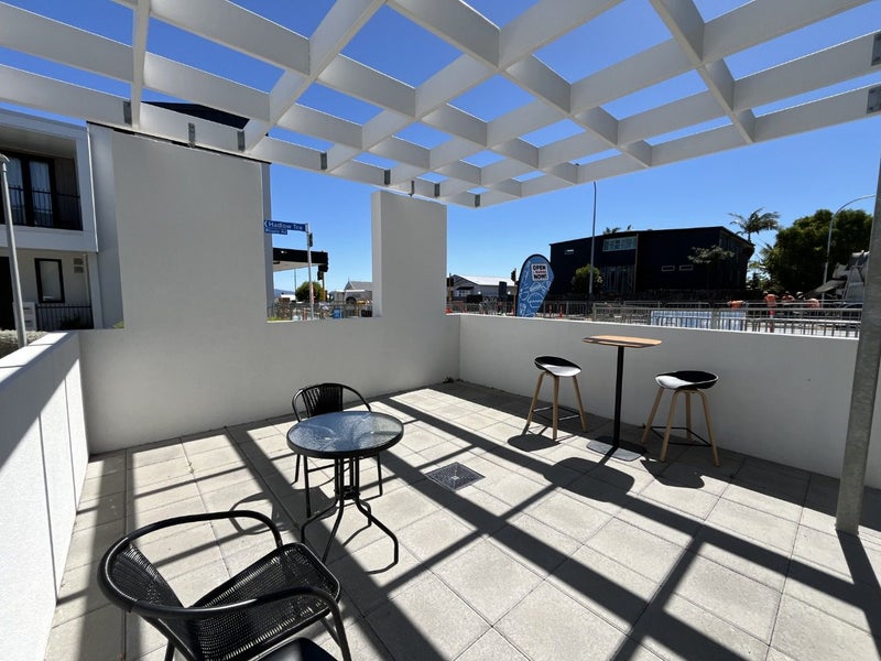 4 Hadlow Terrace, Grey Lynn, Auckland - Carousel 2