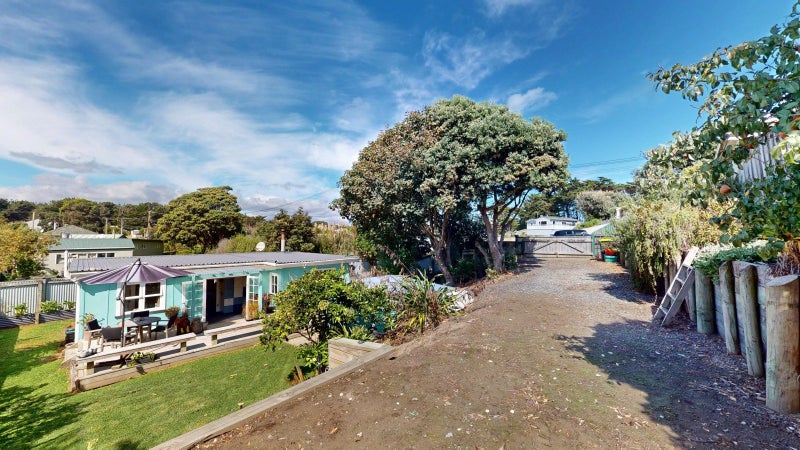 4 Gloucester Street, Waitarere Beach, Levin - Carousel 2