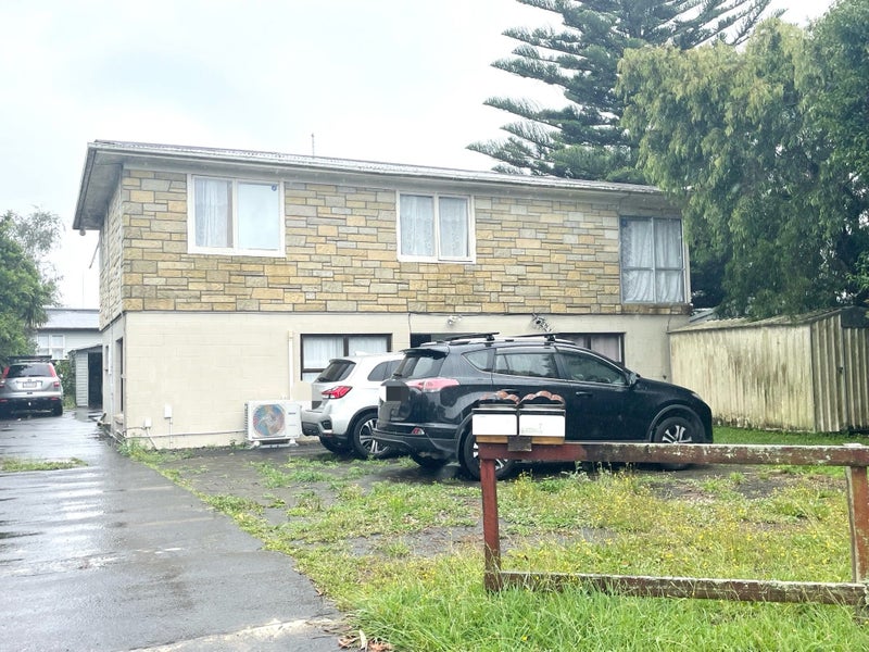 7 Normandy Place, Henderson, Auckland - Carousel 1