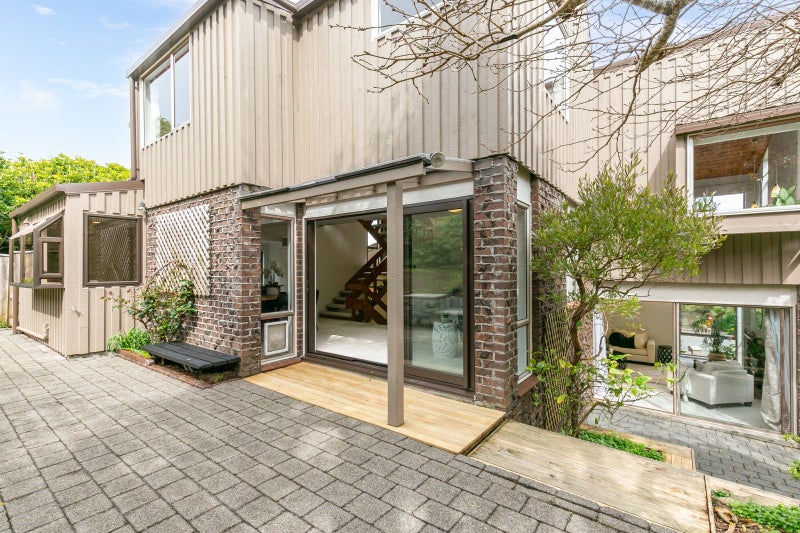 7 Nadia Grove, Khandallah, Wellington - Carousel 2