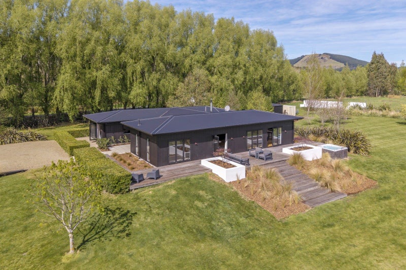 106 Holmes Road, Christchurch - Carousel 1