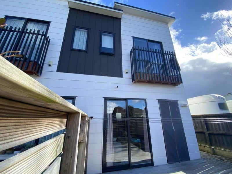 4A Roby Street, Te Atatu Peninsula, Auckland - Carousel 2