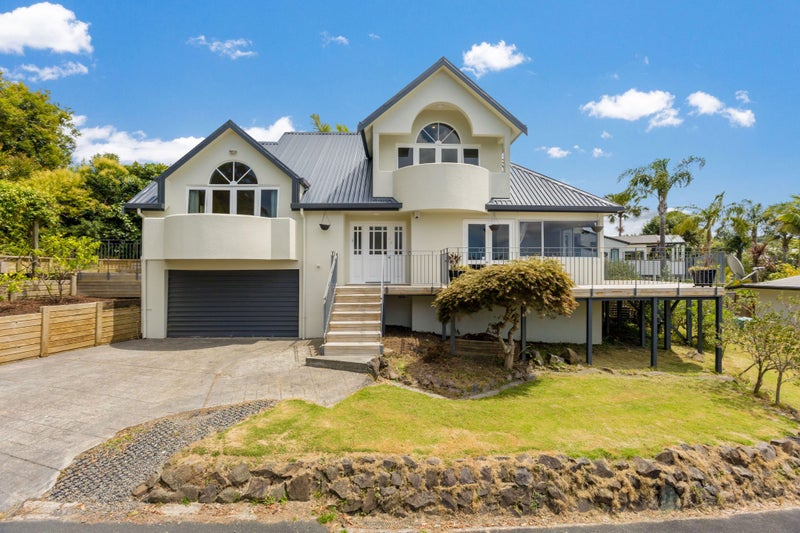 10 Tawhana Crescent, Red Beach, Red Beach - Carousel 1
