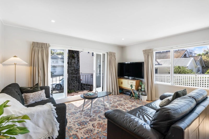 1A/255  The Terrace, Te Aro, Wellington, Wellington - Carousel 1