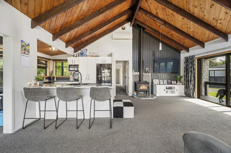 11 Streamdale Place, Ngongotaha, Rotorua - Carousel 2