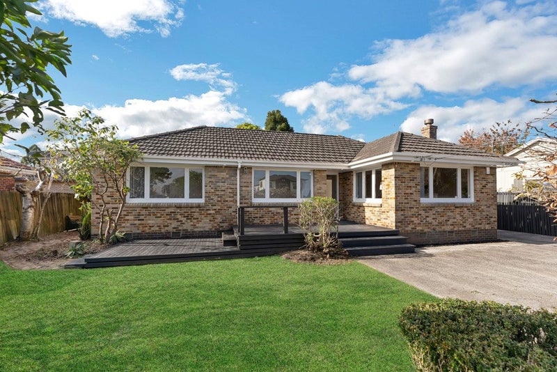 9 Bunnythorpe Road, Papakura, Papakura - Carousel 1
