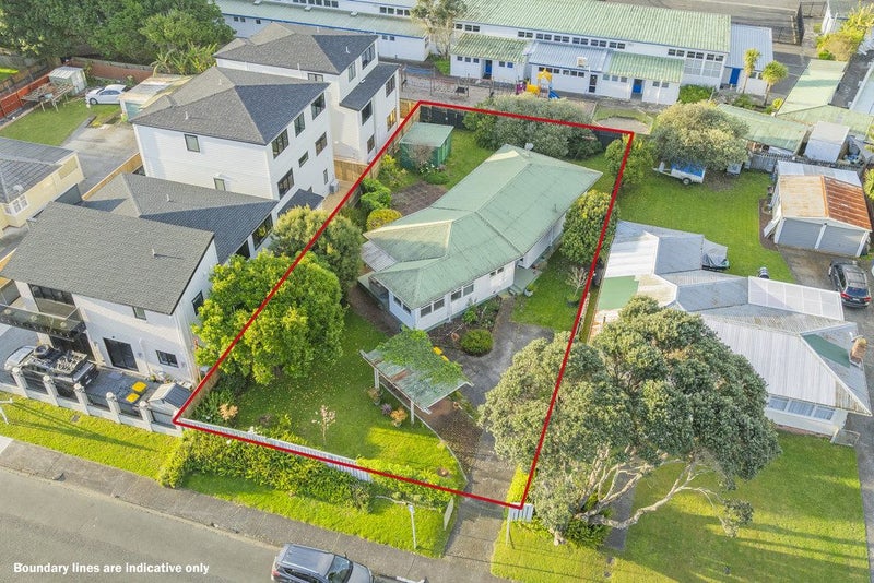 67 Te Kanawa Crescent, Henderson, Waitakere City, Auckland - Carousel 18