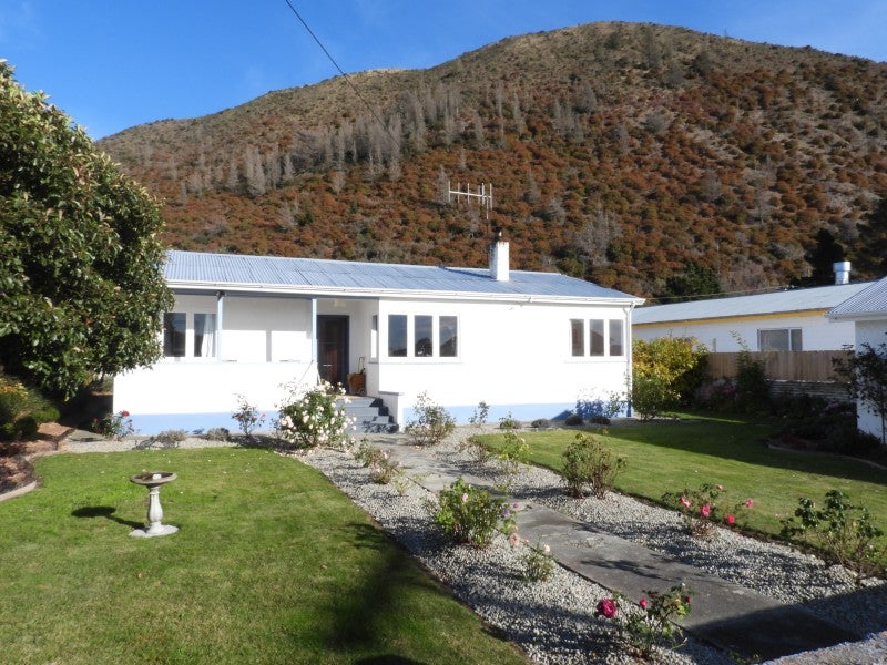 45 Gordon Street, Kurow - Carousel 1