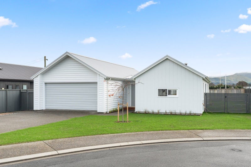 21 Hereford Drive, Carterton, Carterton - Carousel 1