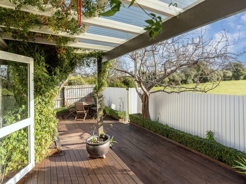 17A Gamblins Road, Saint Martins, Christchurch - Carousel 1