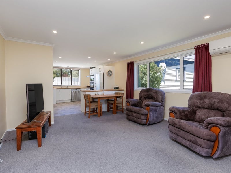11 Studholme Street, Waimate, Waimate - Carousel 2