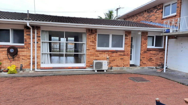 13/21 Ruarangi Road, Mount Albert, Auckland - Carousel 1