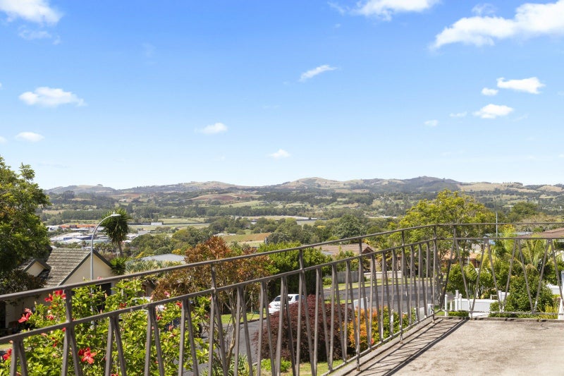 8 Hamlet Place, Pukekohe, Pukekohe - Carousel 2