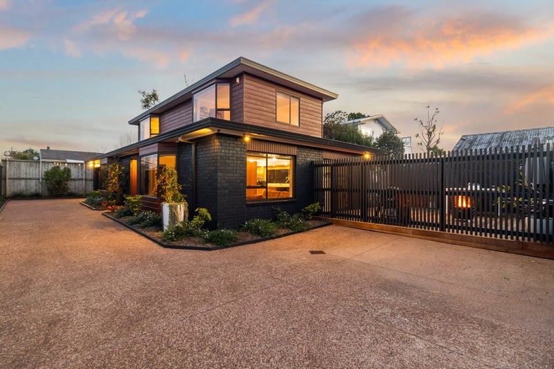 16A Formby Avenue, Point Chevalier, Auckland - Carousel 1