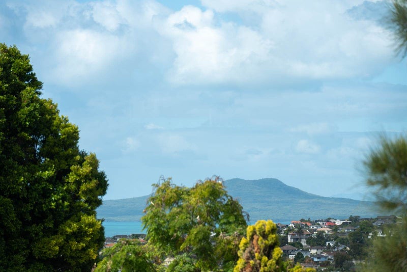 1/7 Deverell Place, Northcross, North Shore City, Auckland - Carousel 2