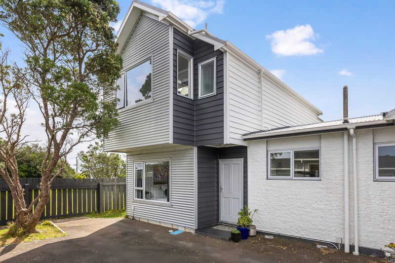 7D Cheyne Walk, Newlands, Wellington - Carousel 1