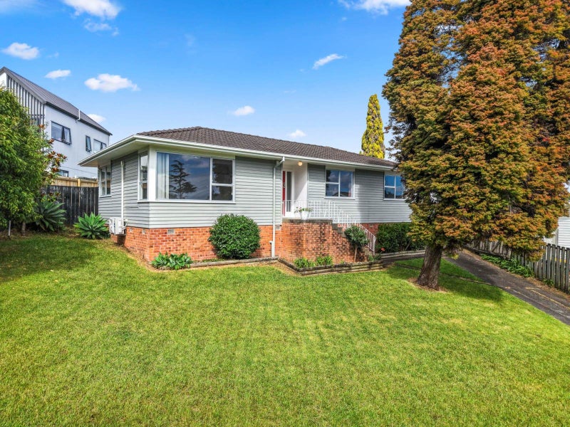 17 Fairdale Place, Birkdale, Auckland - Carousel 1