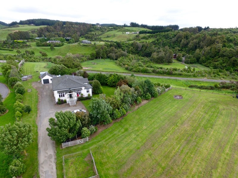 353 Turitea Road, Turitea, Palmerston North - Carousel 18