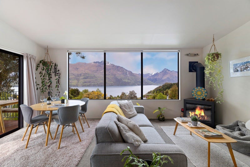 2B O'Learys Paddock, Fernhill, Queenstown - Carousel 1