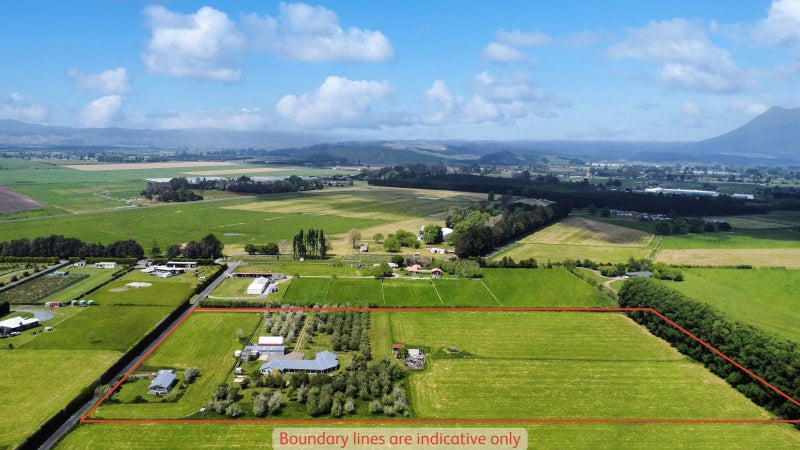 2 Edgehaven Lane, Te Teko, Whakatane - Carousel 1