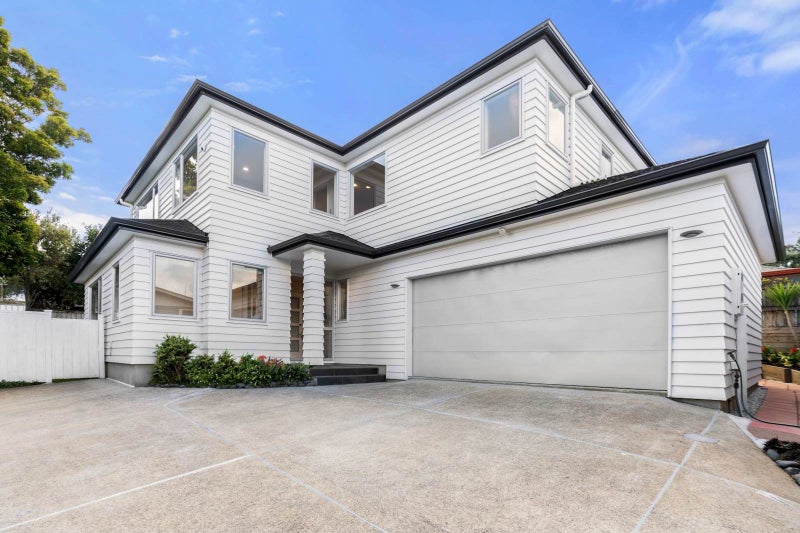 2/8 Varlene Terrace, Forrest Hill, Auckland - Carousel 1