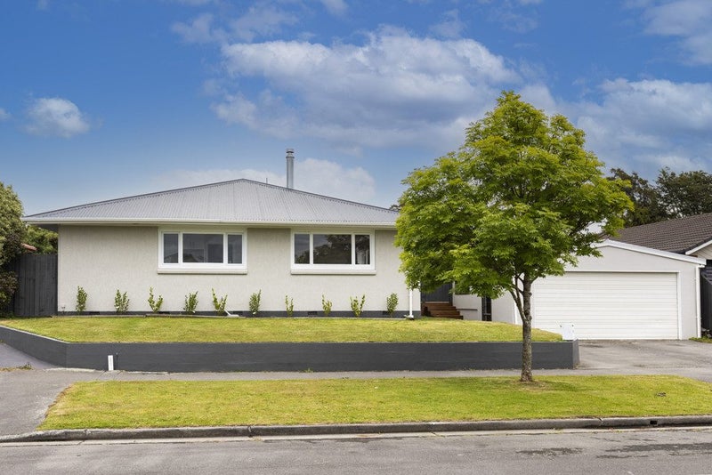 30 Shannon Place, Belfast, Christchurch - Carousel 1