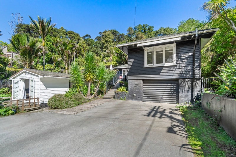 31 Valley Road, Titirangi, Auckland - Carousel 2