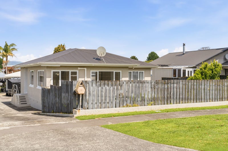 12 Watling Street, Gate Pa, Tauranga - Carousel 12