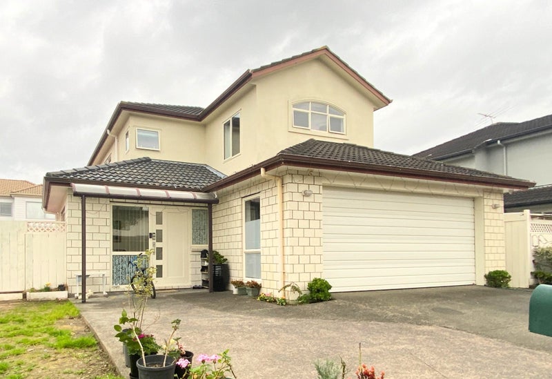 40 Baverstock Road, Flat Bush, Auckland - Carousel 1