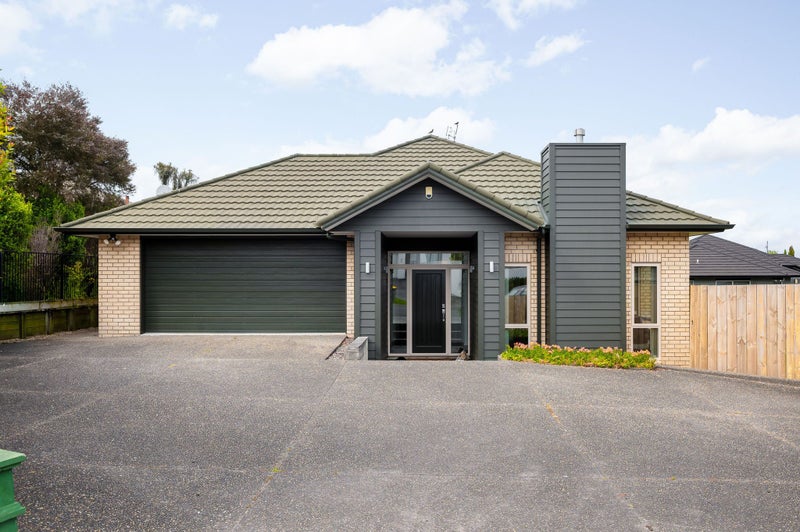 6 Cleeve Close, Huntington, Hamilton - Carousel 24