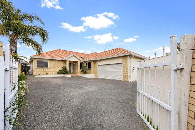 6 Pukatea Avenue, Albany, Auckland - Carousel 2