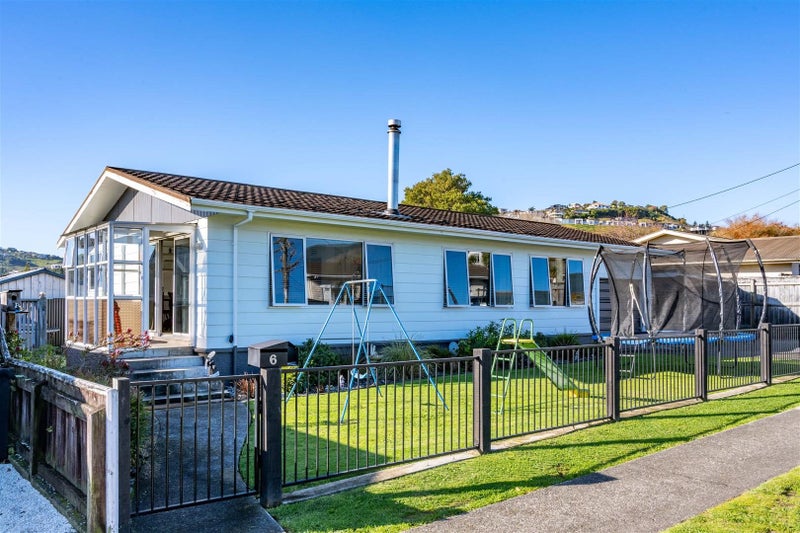 1/6 Louisson Avenue, Stoke, Nelson - Carousel 1