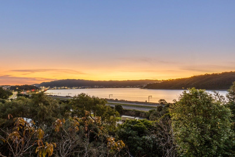 9 Ayr Place, Papakowhai, Porirua - Carousel 2