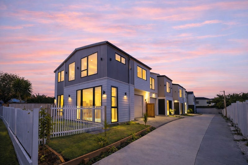 4 Barrie Avenue, Papatoetoe, Auckland - Carousel 1