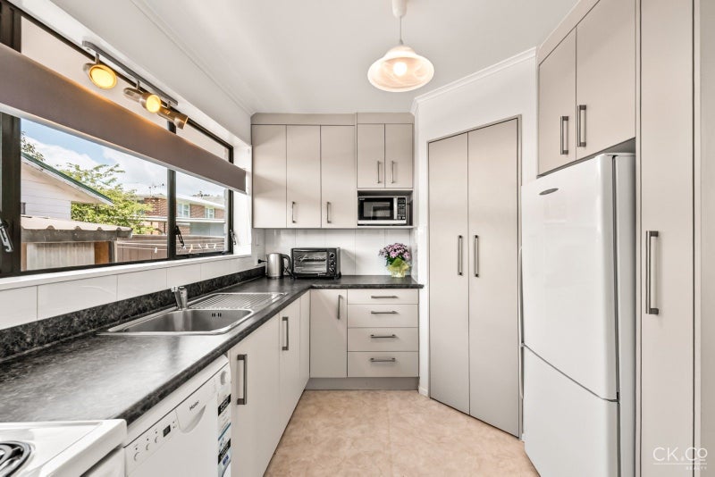 28A EXCHANGE ST, Ebdentown, UPPER HUTT - Carousel 2