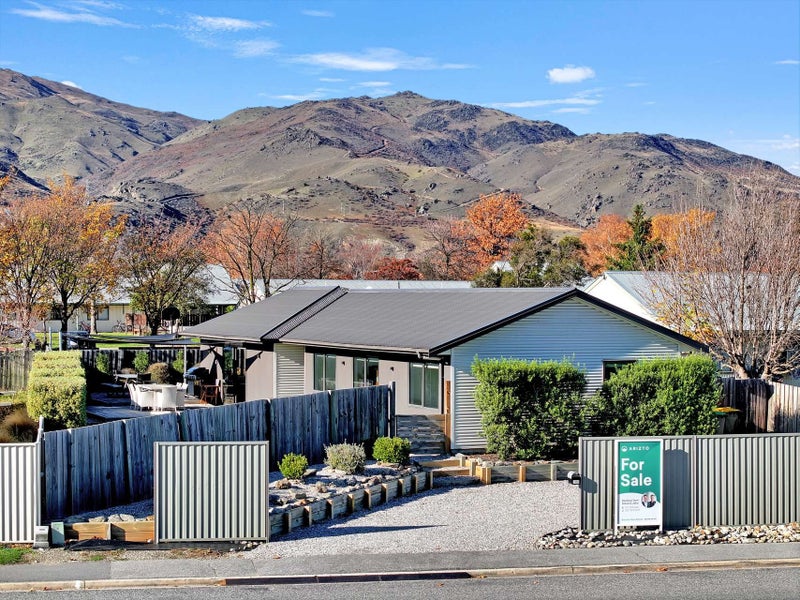100 Barry Avenue, Cromwell, Cromwell - Carousel 2