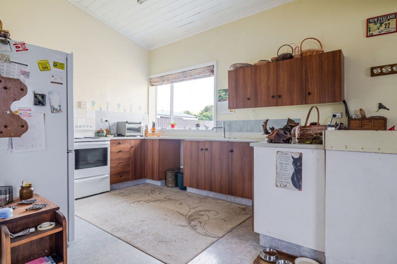 42 Alfredton Road, Eketahuna, Eketahuna - Carousel 2