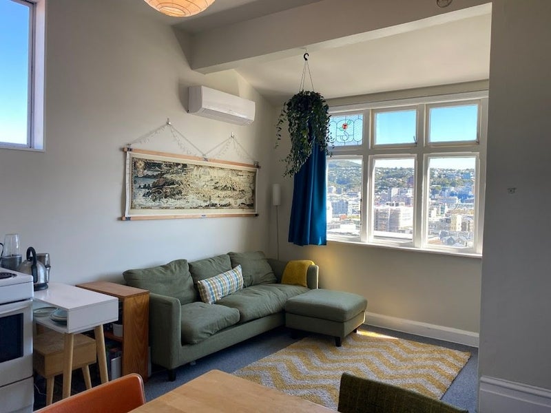 25A Earls Terrace, Mount Victoria, Wellington - Carousel 2