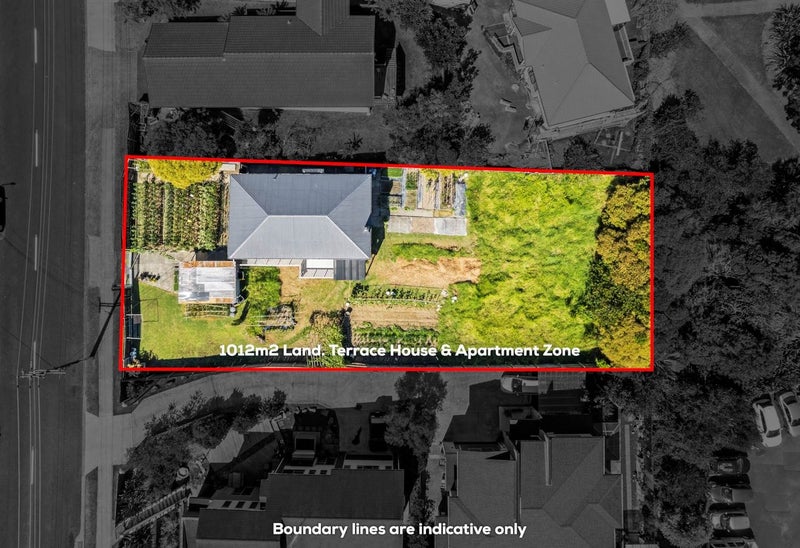 39 Newington Road, Henderson, Waitakere City, Auckland - Carousel 1