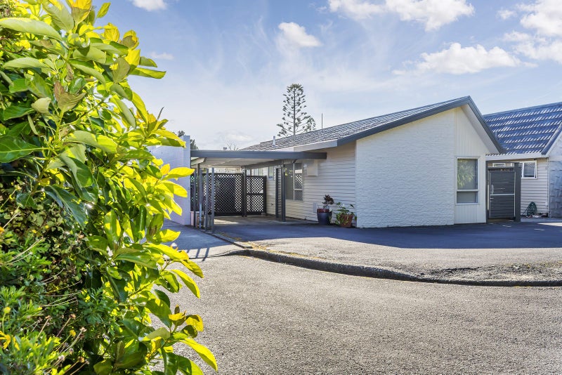 5A Oak Avenue, Paremata, Porirua - Carousel 1