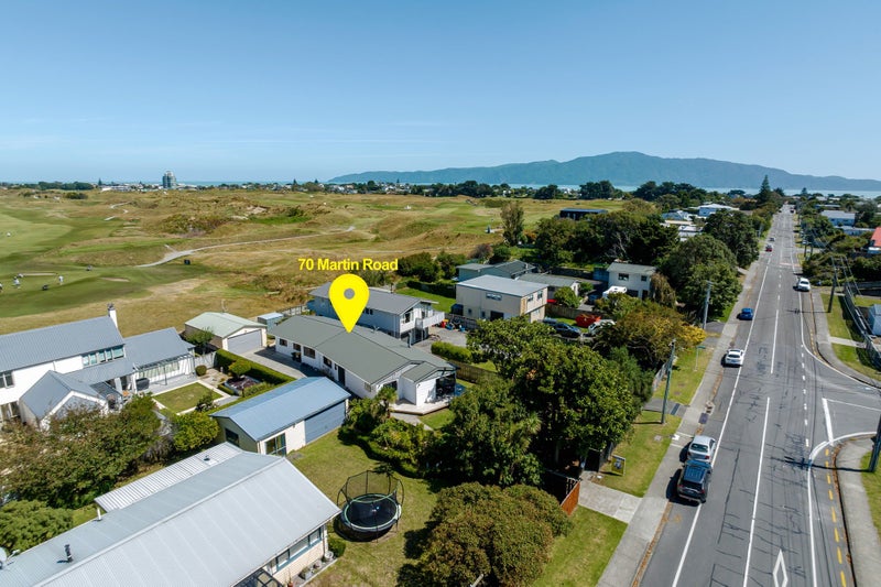 70 Martin Road, Paraparaumu Beach, Paraparaumu - Carousel 1